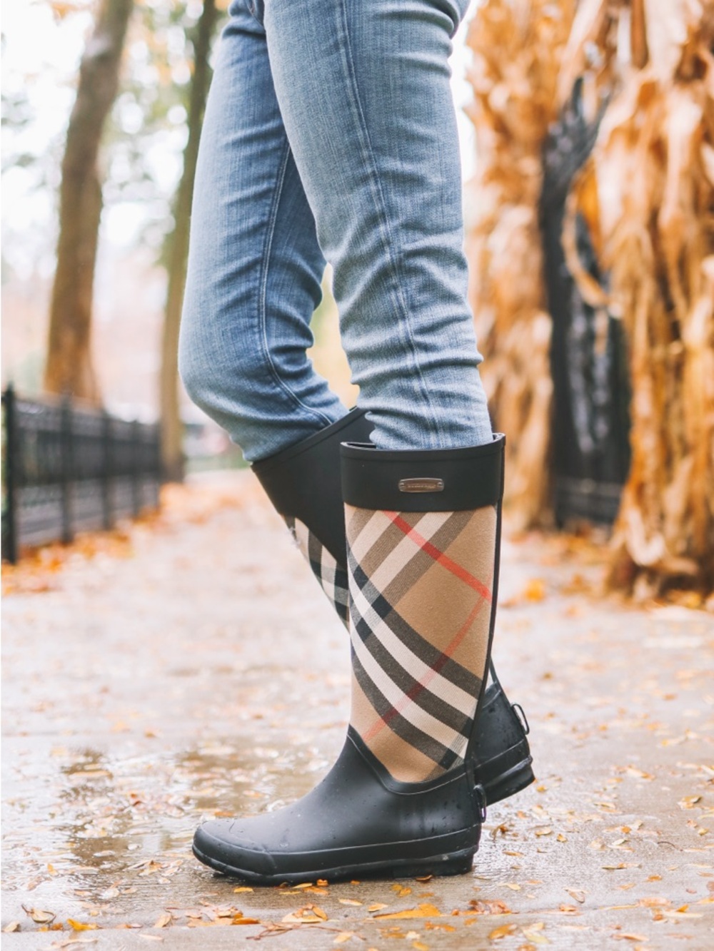Burberry Plaid Rubber Rain Boots size EUR 38 US 7.5 - Picture 2 of 15